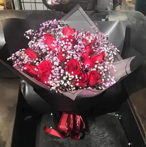 梦见有人送花给自己什么意思,梦见别人送花给我是什么