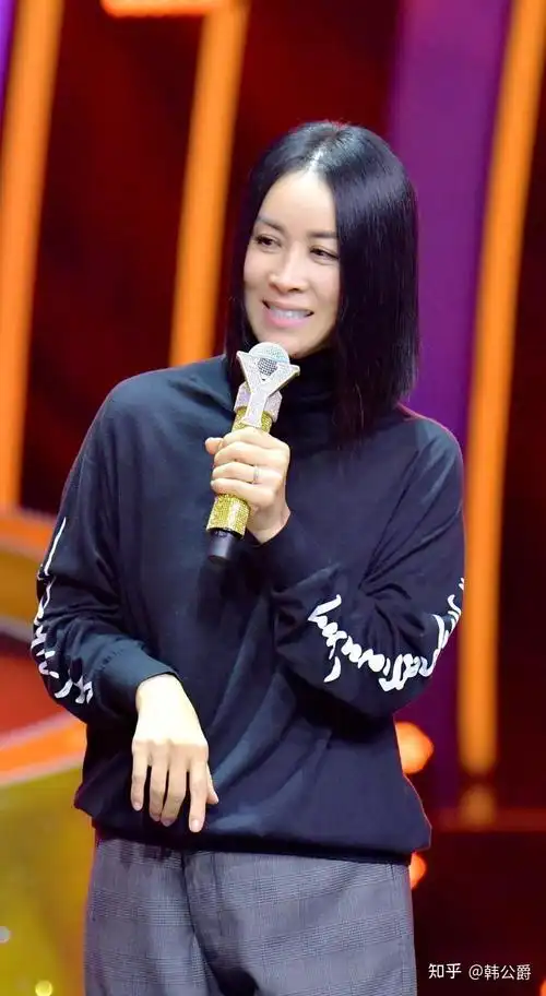 北京时间11月7号上午,中国著名女歌手那英传来最新消息!