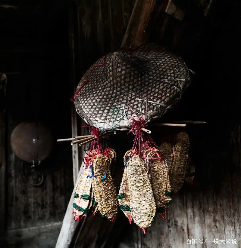 如何编一双古代的草鞋?最后一张是抗战时期的老草鞋