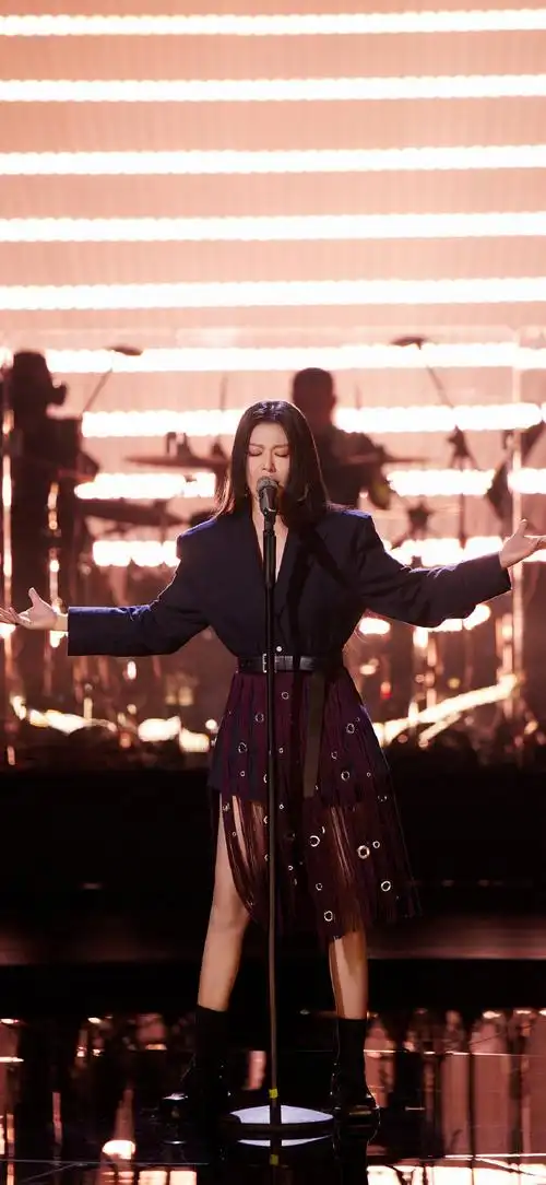 歌手2024#9299谭维维的《兰花花儿》 真的太炸裂,听得太爽了!