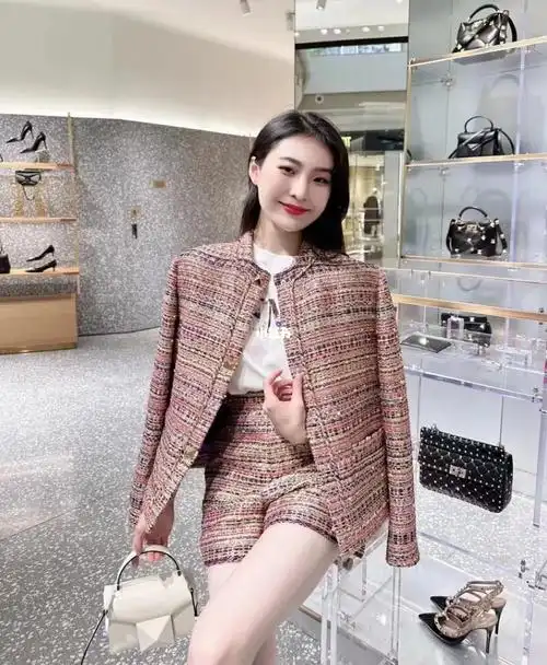 每日穿搭  #valentino  #华伦天奴valentino  #秋冬穿搭  #日常穿搭