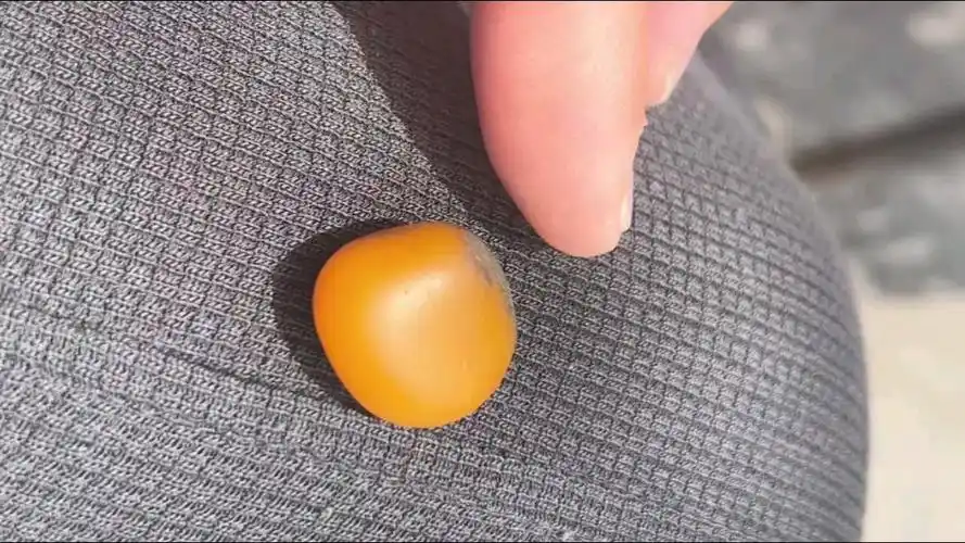 新疆和田玉籽料原石 黄沁原石 黄玉级别的料子 鸡油黄原籽 原生态独籽