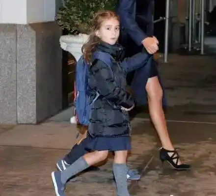 川普孙女颜值超妈妈靠吟中文诗成网红