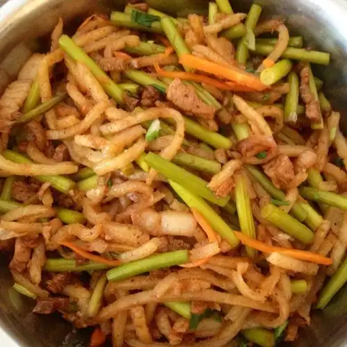 在美食杰做过-蒜苔肉丝炒饼