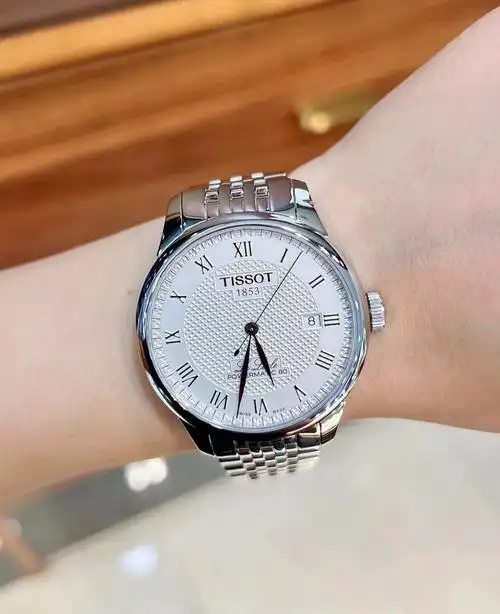 天梭最经典的力洛克系列入门机械表首选天