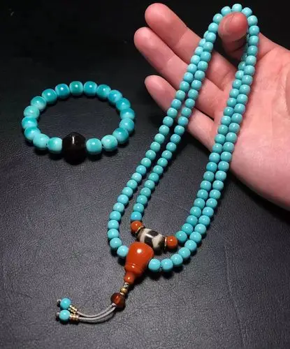 (图:完美搭配成品手串)下面给大家欣赏下"玩家的还图",盘透的绿松石