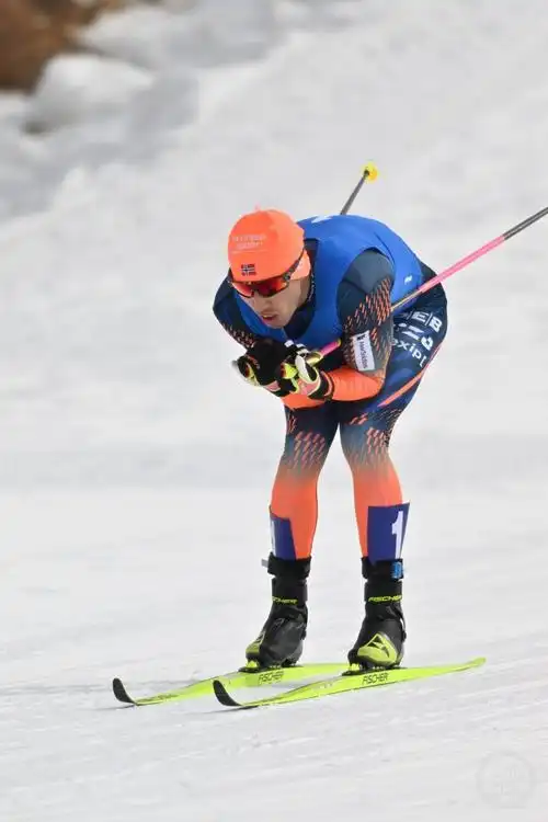 首金诞生重庆越野滑雪运动员王强十四冬夺冠创造历史