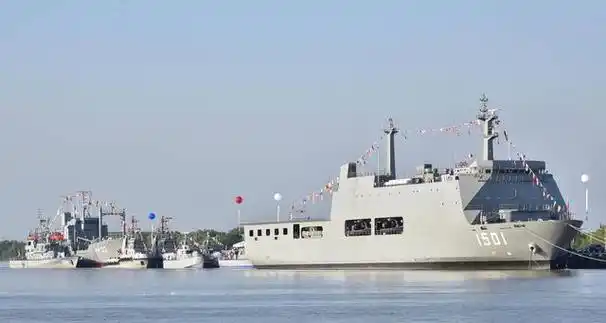 缅甸局势持续升级,我海军神兵天降,提醒某些人,中国不止有陆军