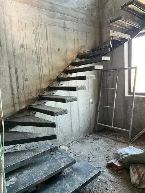 设计装修  疫情也要正常工地打卡#悬浮式楼梯