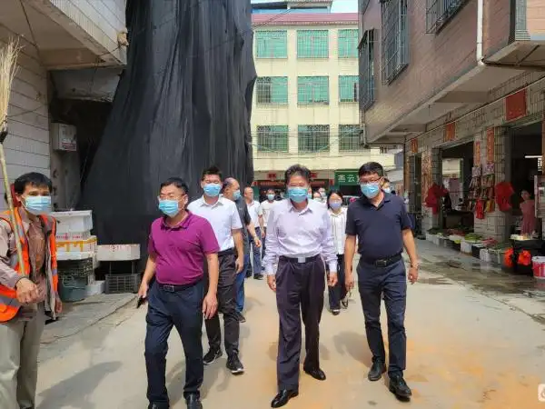 市创文巩卫办主任林振光一行到黄岭镇