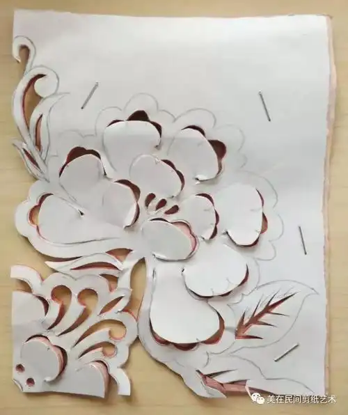 第95期牡丹之三四分之一 天天学剪纸图文教程