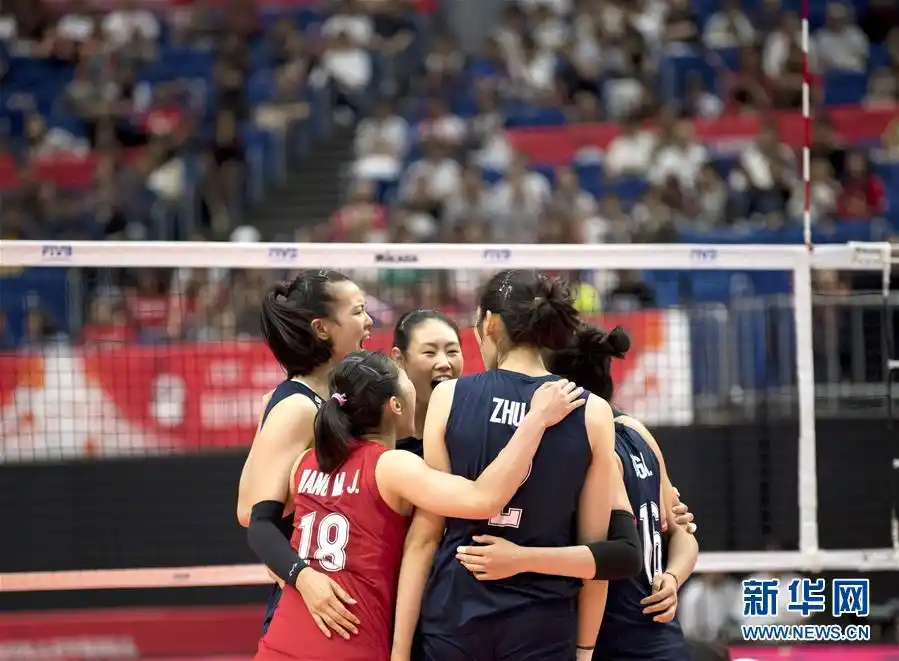 2019年女排世界杯中国队以3比0战胜俄罗斯队组图