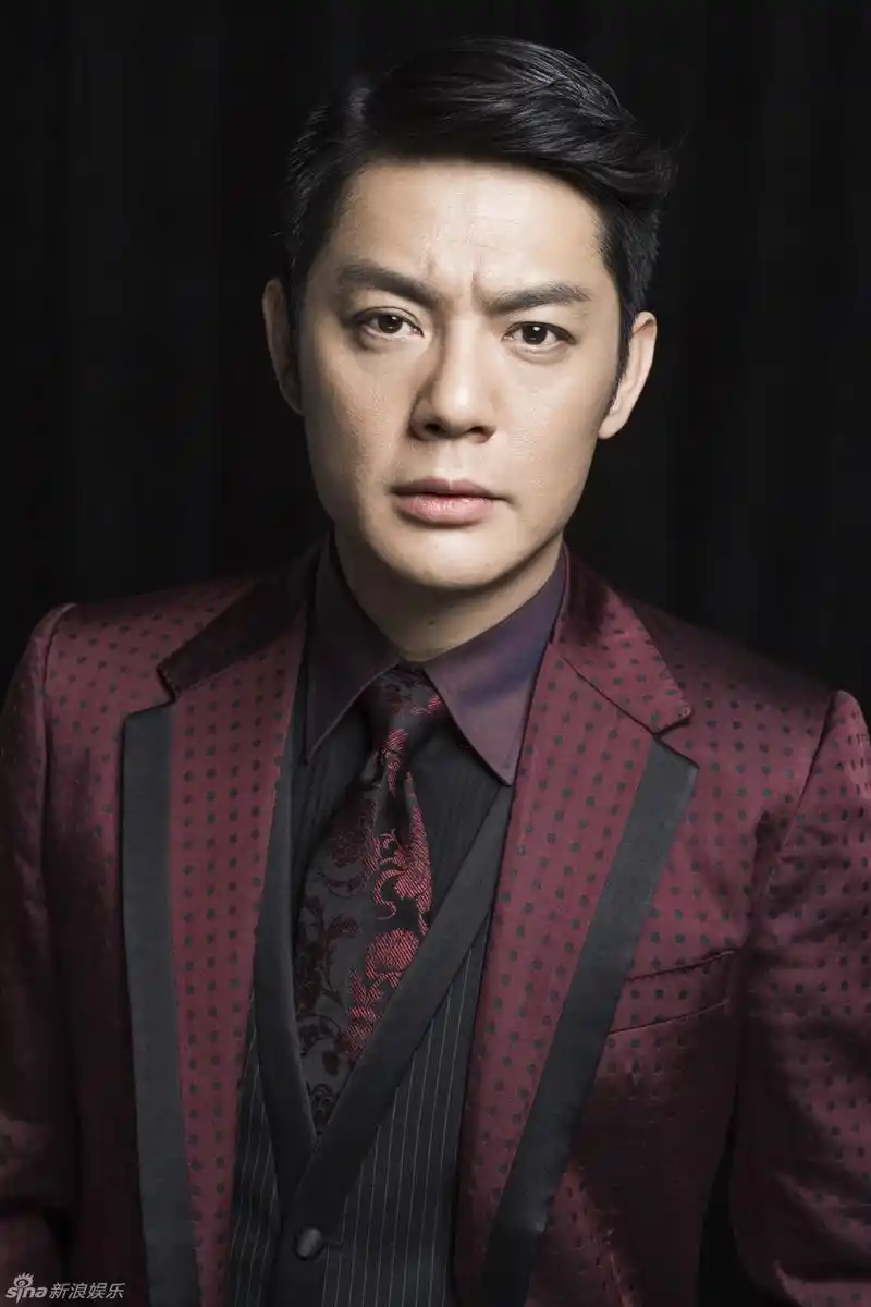 组图:傅程鹏写真曝光 优雅睿智尽显霸气总裁风_高清图集_新浪网