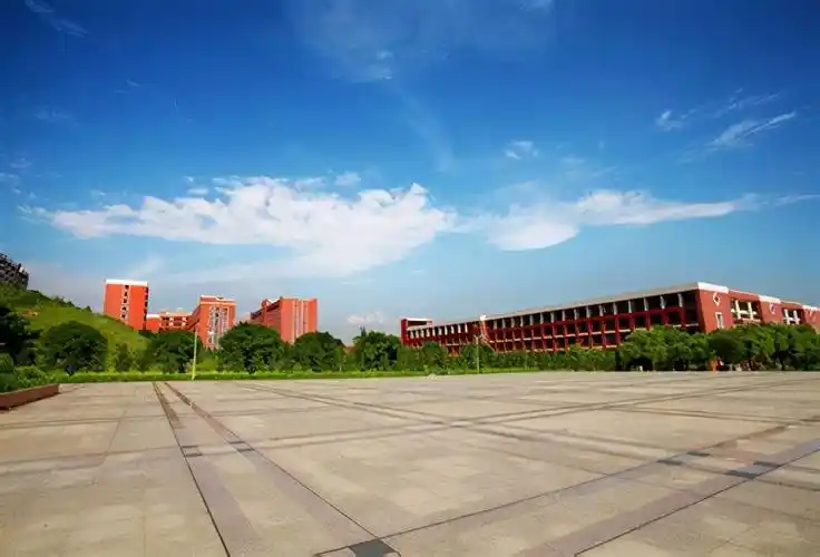 华南政法大学(广州两所大学亮剑)-知识分享