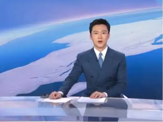 但是很快他就发现,姥爷在看新闻播报的时候,能够清清楚楚的听到电视机