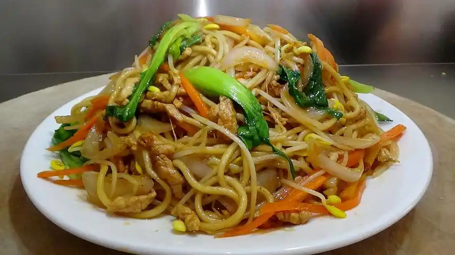 大厨教你肉丝炒面的正确做法,太香了,吃着真过瘾,做法很简单