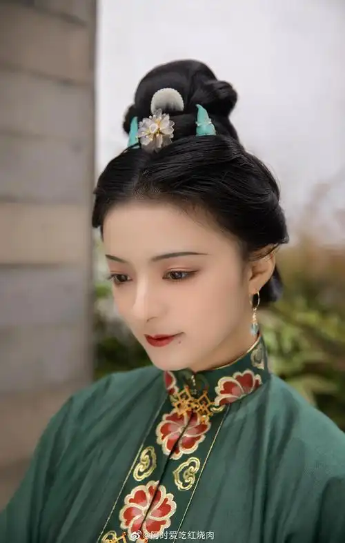 和大家分享一个超棒的汉服博主