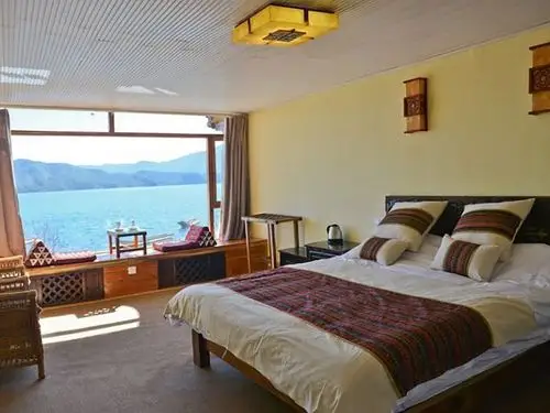 丽江泸沽湖二日游纯玩【高品团:亲爱的客栈 里格半岛 王妃岛 草海走婚