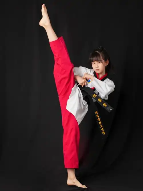 女孩子练跆拳道帅炸了