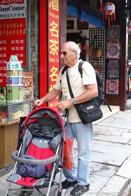 桂林阳朔西街街景(-)洋人街上. (共p)