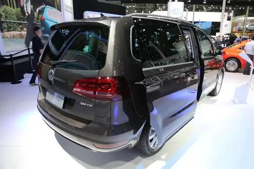 进口大众夏朗sharan7座版尊享型2018深港澳车展实拍