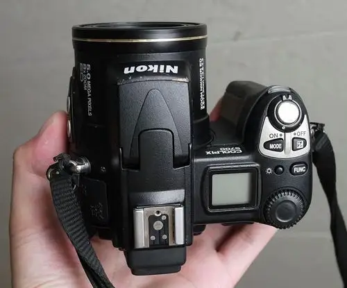 尼康coolpix 5700数码相机④ 8倍长焦 500万 2/3大ccd 专业dc 290