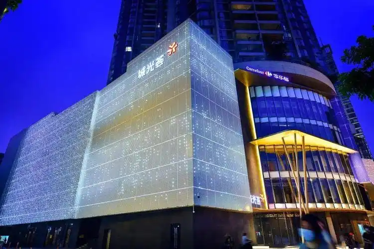 项目定位:以会员运营为核心的广州西城区生活新地标项目体量:5万平方