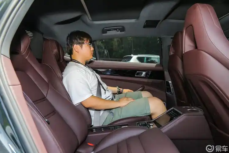 保时捷  panamera  2017款  2020款  2019款  2017款  2016款  2015款