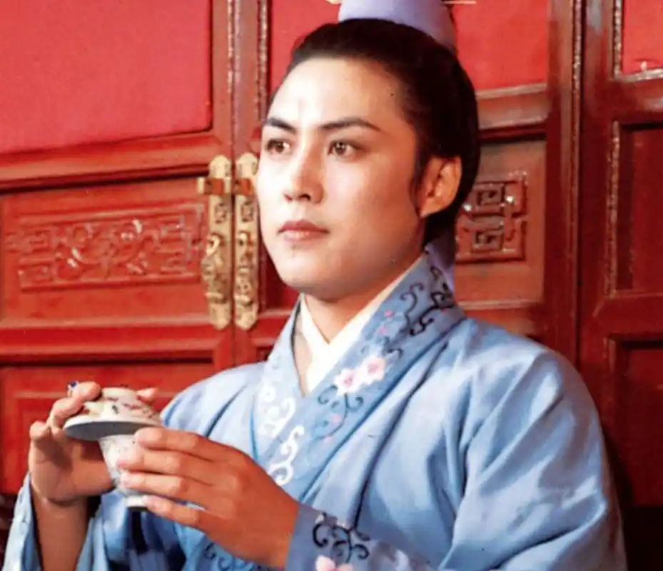 《红楼梦》中贾琏对亲妹妹为什么那么冷漠?