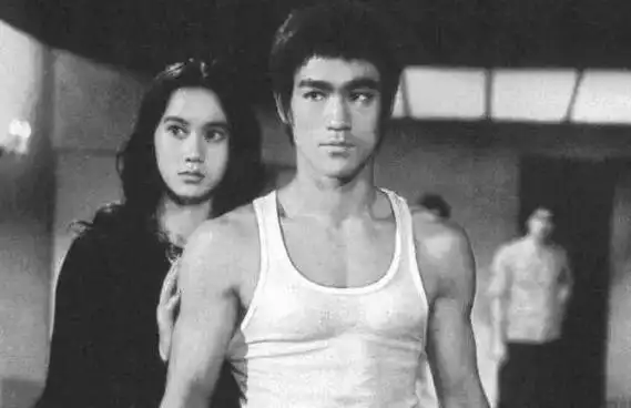 丁佩和李小龙是什么关系情人关系丁佩的一生挚爱