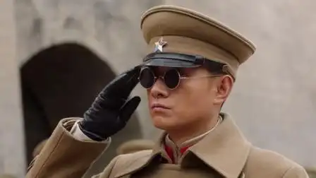 张学良监斩男子,不仅满足他的遗愿,竟直接向男子敬礼:一路走好