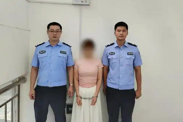 菏泽:李某(女,40岁),因这事被抓获!|香烟|强制措施|公安机关_网易订阅