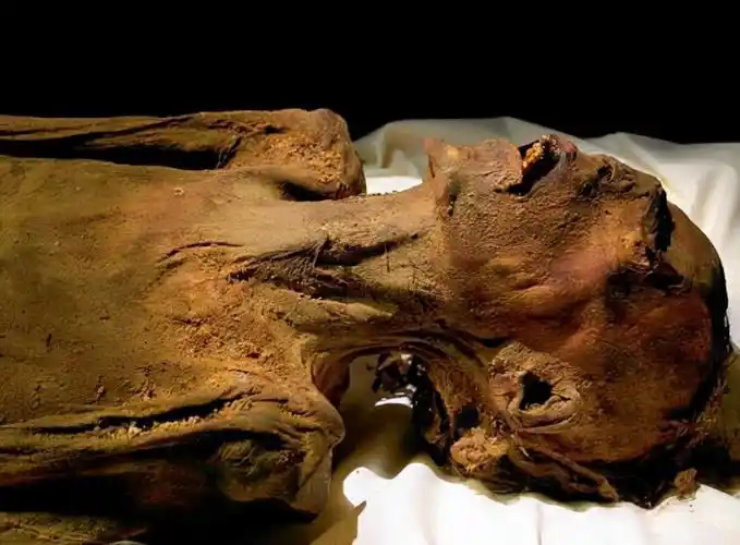 埃及金字塔未解之谜(古埃及金字塔四大未解之谜)-易鹏百科