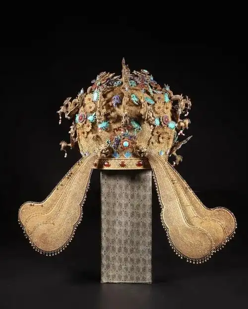 花丝镶嵌攒金成皇冠非遗铸勋章