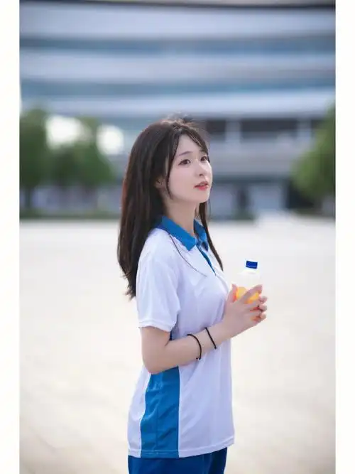 女孩子必须要有一组校服写真,服装道具都是最简单,就像青春那样#湖州