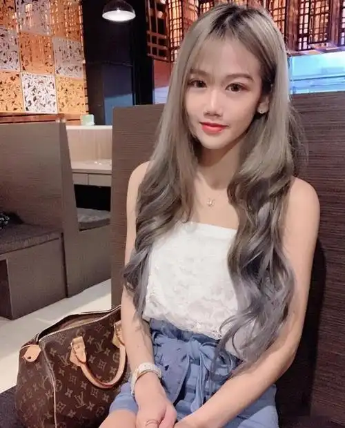 网红女神chinhbaby生活照写真,swag主播chinhbaby穿旗