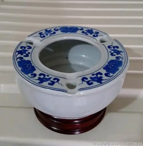 景德镇60年代老厂烟灰缸一个