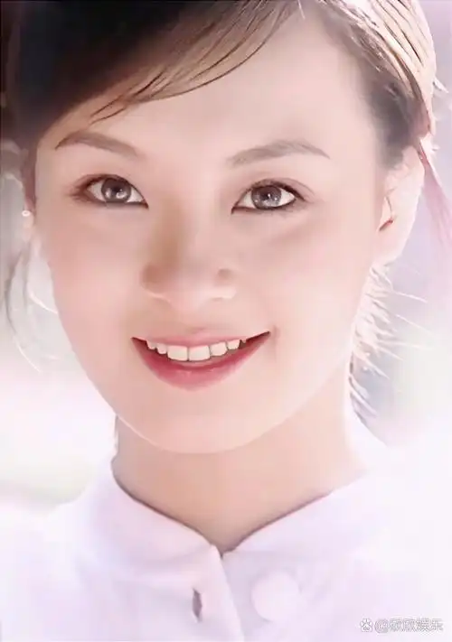 演员孙俪,她不仅颜值惊艳,气质更是独具一格,温婉又不失干练