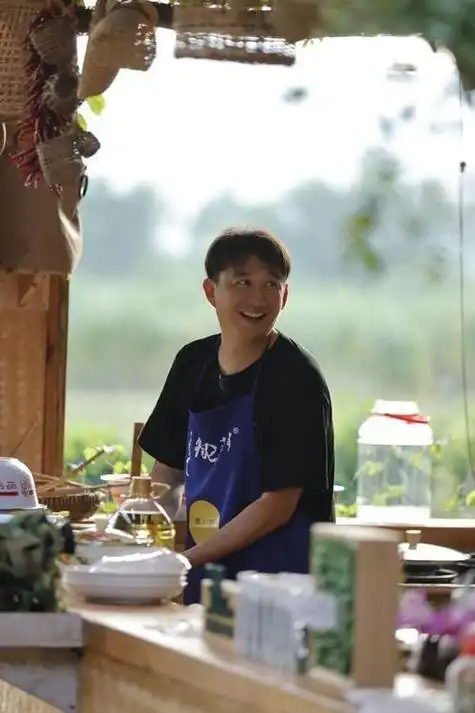 回顾黄磊一家全体塌房完美人设遮羞布被撕开女儿竟是提线木偶