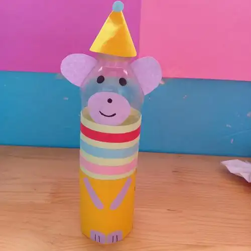 我是用废旧水瓶制作的小熊你愿意和我做朋友吗?