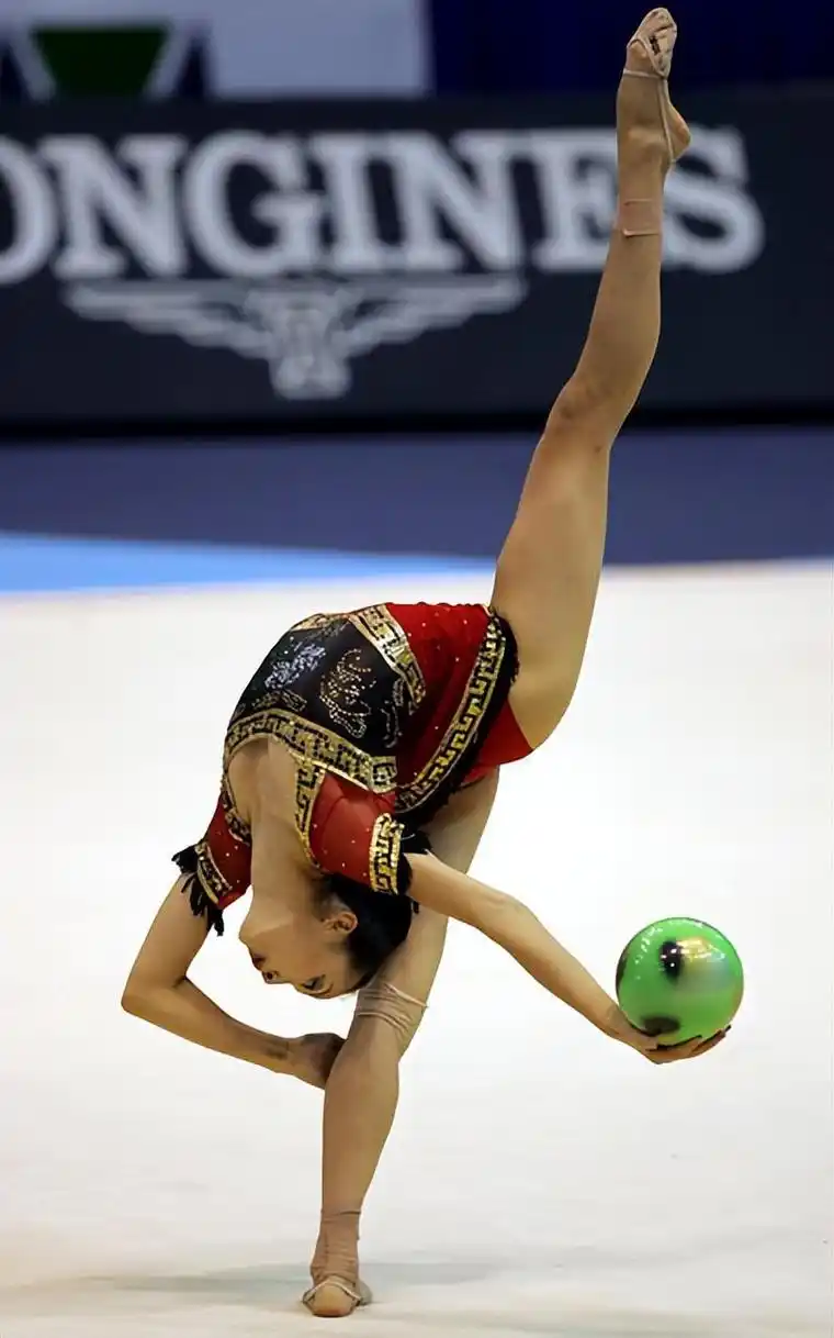 章硕——一代艺术体操"女王"的传奇故事