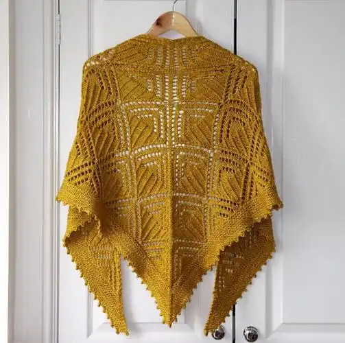 一看就能爱上的10款手工编织的披肩每一款都非常有特色显优雅