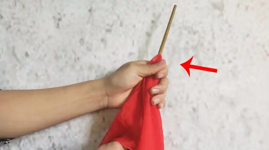 其实特简单 服务升级 6手帕魔术之空手变手帕的表演方法  01:29  来源