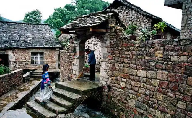 贵州省黄果树县滑石哨村