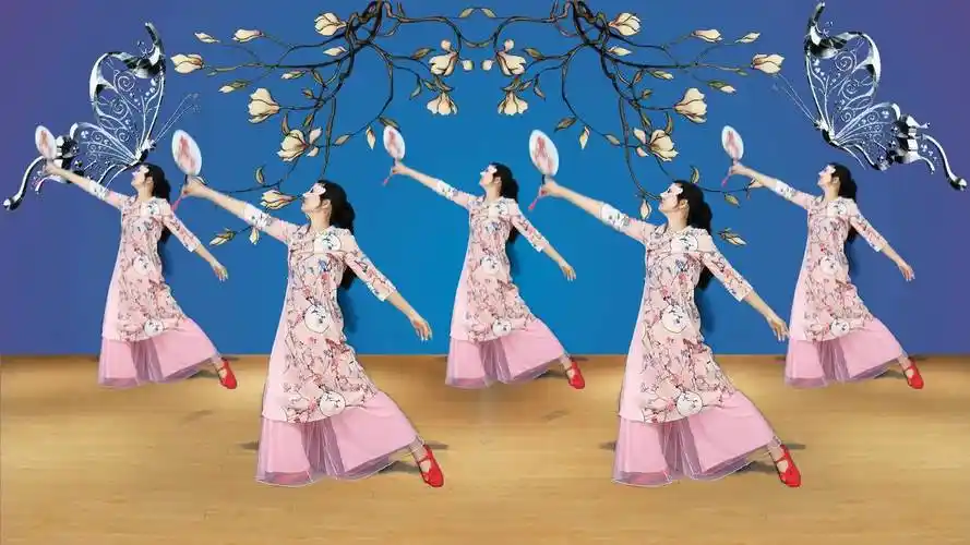 团扇舞《沧海一声笑》动作简单轻柔又潇洒