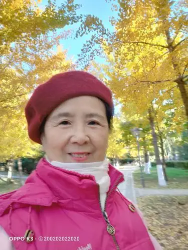 漂亮的女人!(2020年七十岁的我)