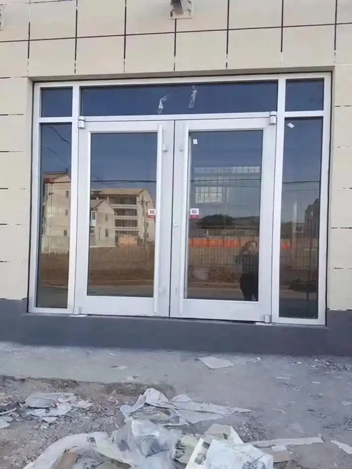 武汉型材玻璃门安装定制~肯德基型材玻璃门定做~商铺玻璃门#铝 - 抖音