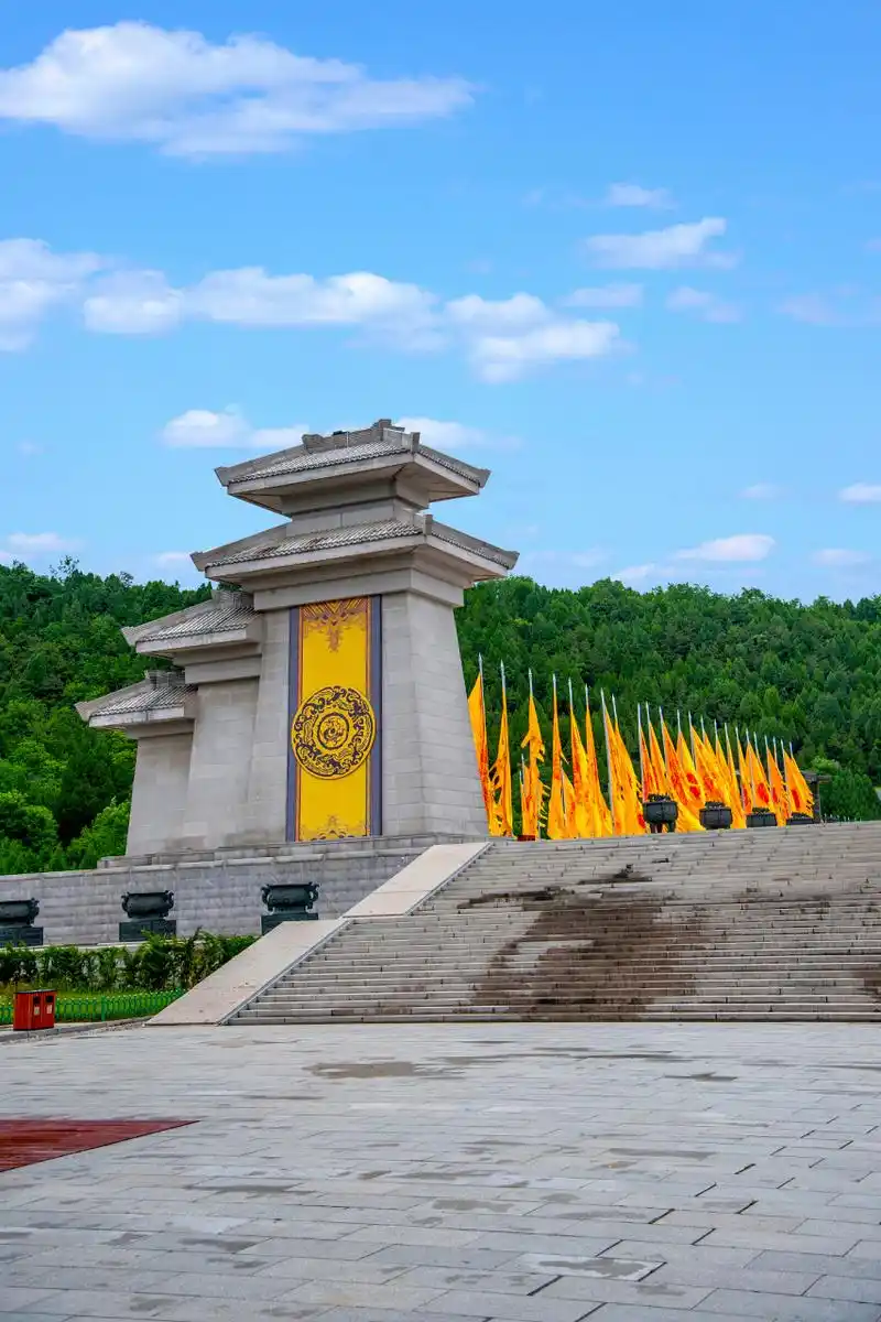 78黄帝陵:寻根祭祖的绝佳之地78  大家好,我想和大家分享一下我最