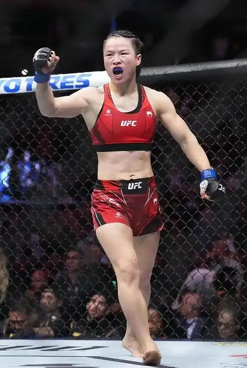 气愤!张伟丽重夺ufc金腰带竟没披国旗,赛后一番话令人浮想联翩