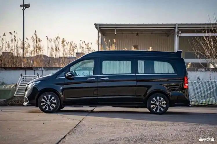 现购奔驰威霆商务车让利直降4万